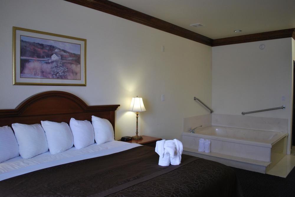 Best Western Fort Worth Inn And Suites Экстерьер фото