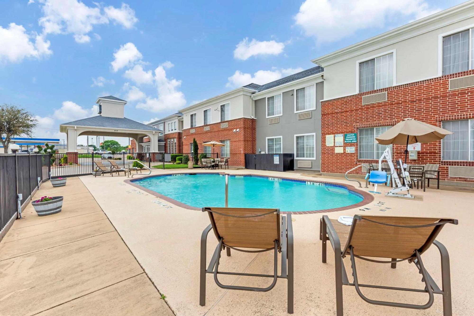 Best Western Fort Worth Inn And Suites Экстерьер фото