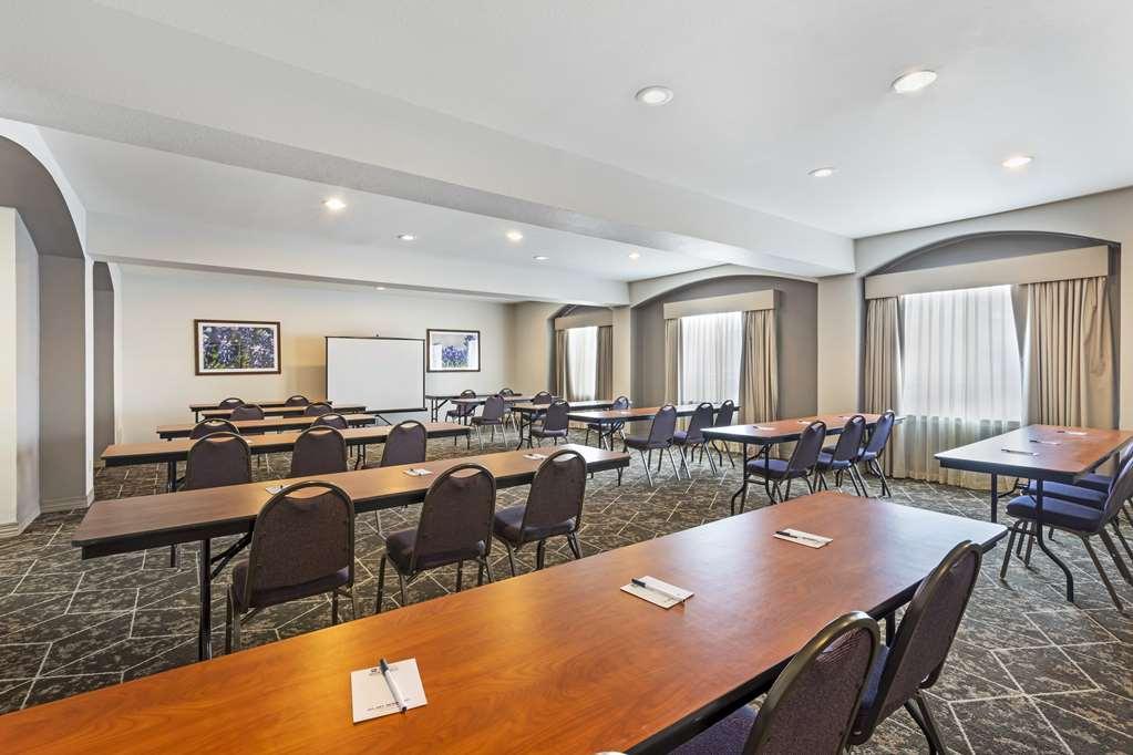 Best Western Fort Worth Inn And Suites Удобства фото